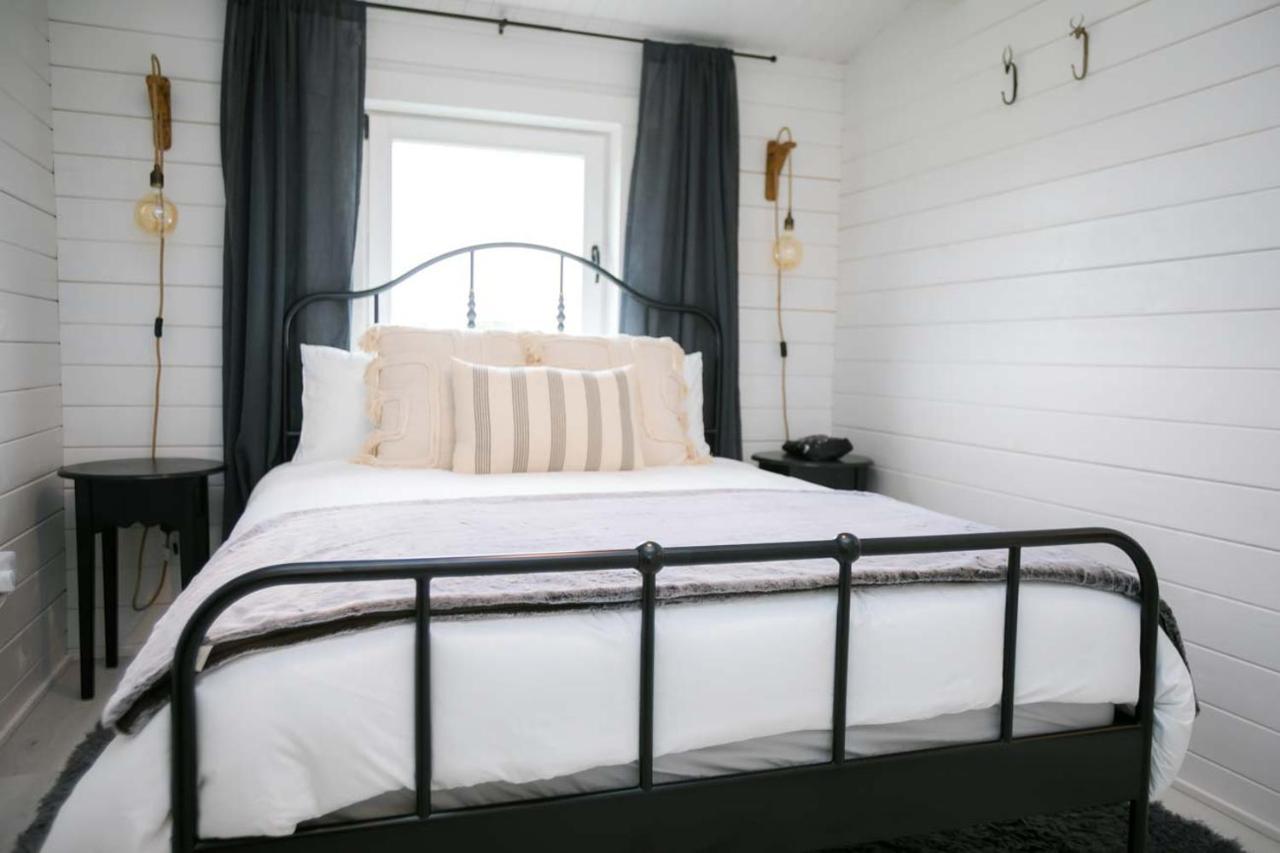 The Paddocks Cabin - Stylish, Cozy & Private Киларни Екстериор снимка