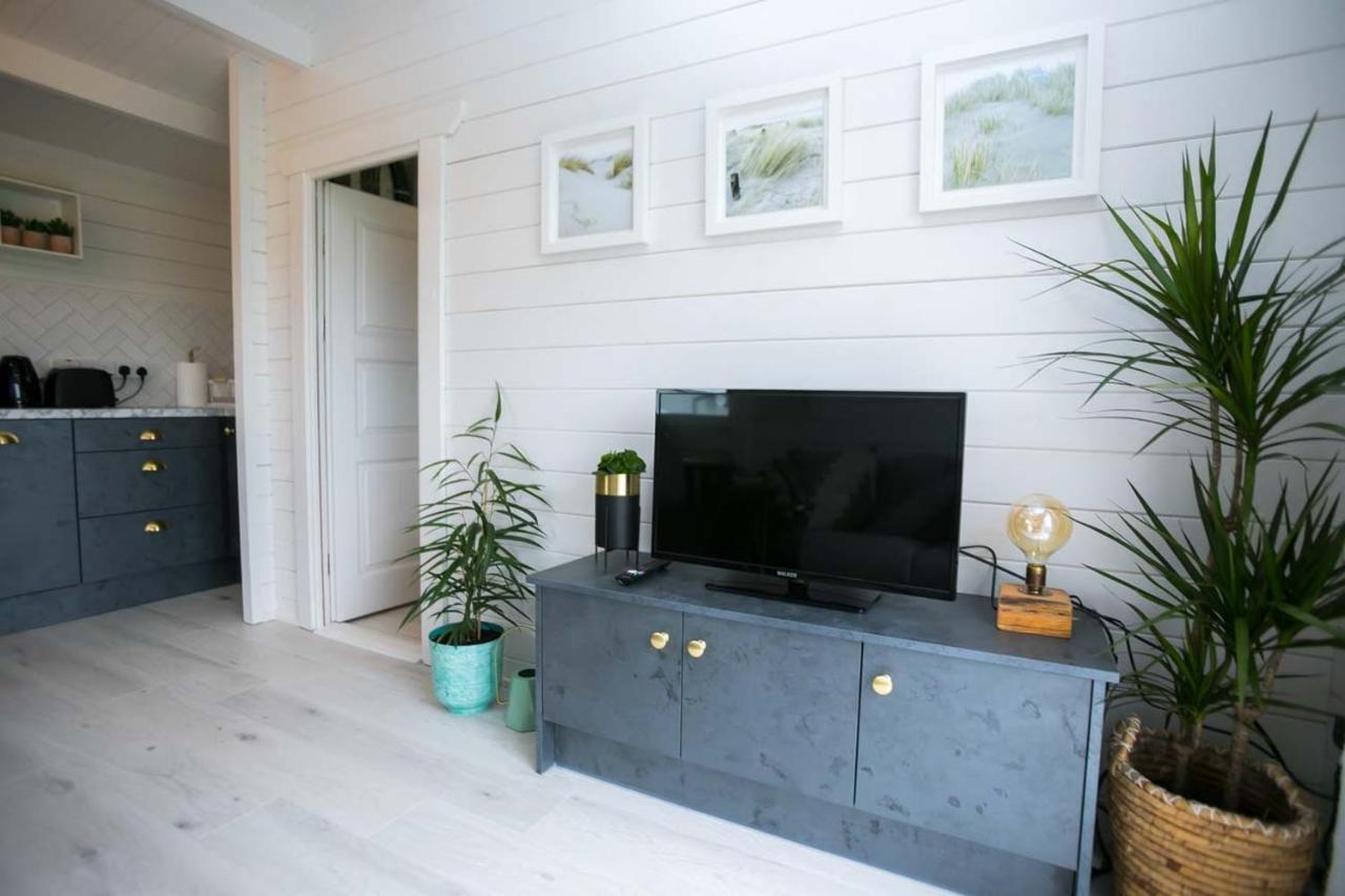 The Paddocks Cabin - Stylish, Cozy & Private Киларни Екстериор снимка